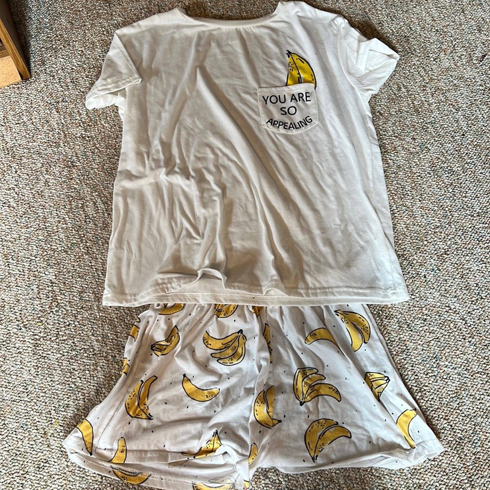 Bananna pajamas set